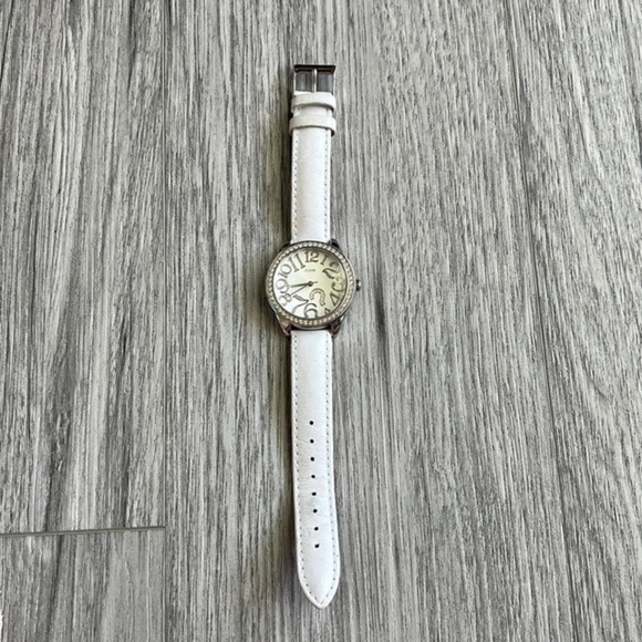 Guess White Stainless‎ Steel Watch - Picture 1 of 4
